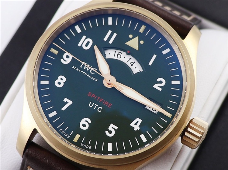 IWC万国表飞行员系列IW327101腕表表盘